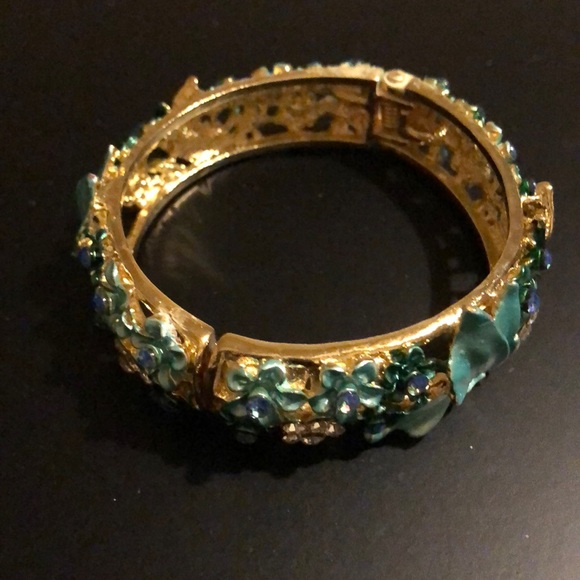 Women’s magnetic clasped bracelet - Picture 4 of 6